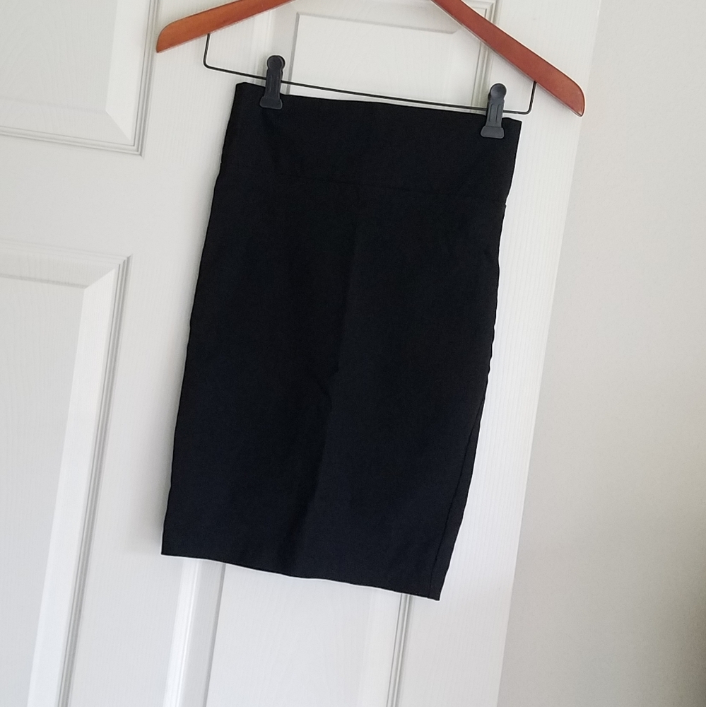 3/$15  Charlotte Russe S Stretch Skirt Black